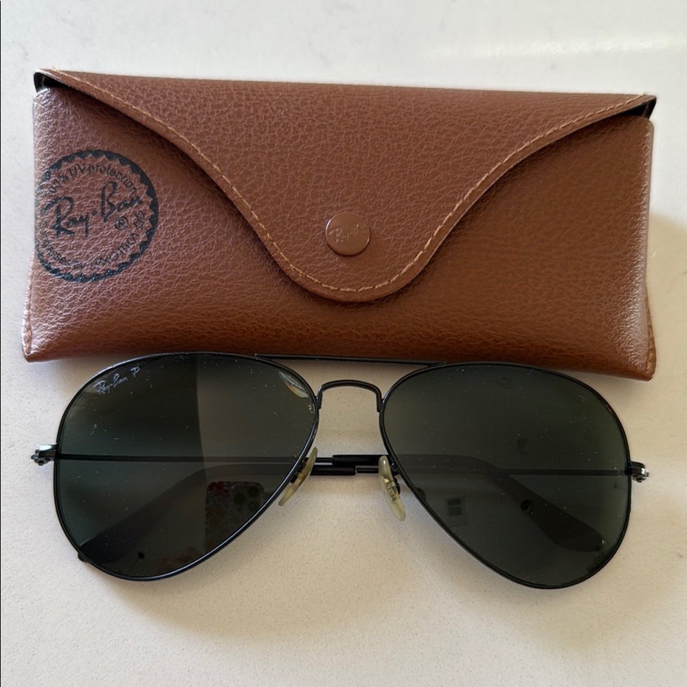 Ray-Ban Aviator Polarized Sunglasses with Case
